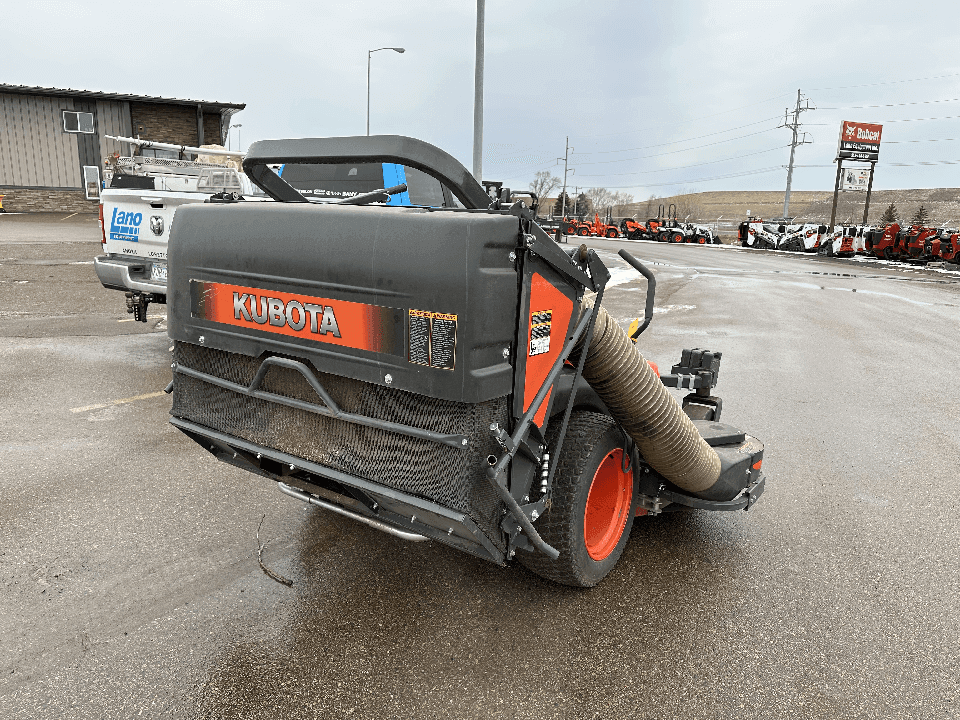USED Kubota ZD1211 24.6 HP-60 Deck-Bagger | Lano Equipment