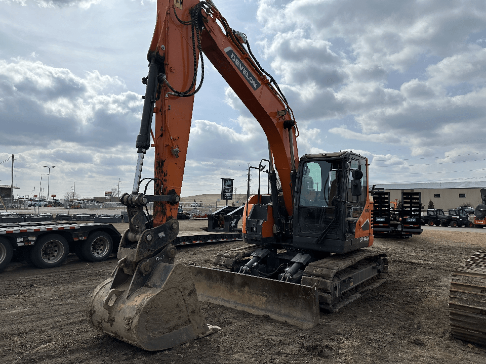 はに。 2023 Develon DX140LCR-7 Crawler Excavator 227385 | Lano